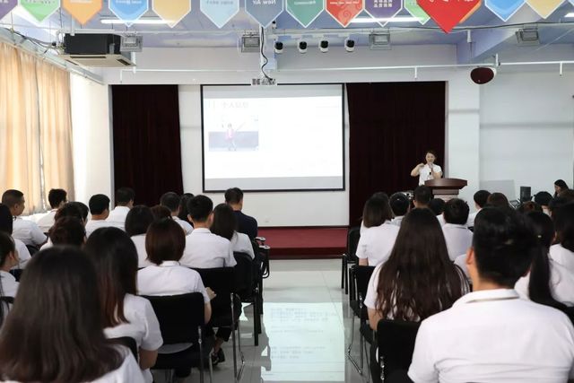 丁紅艷-乾港網絡總經理 丁紅艷-乾港網絡總經理